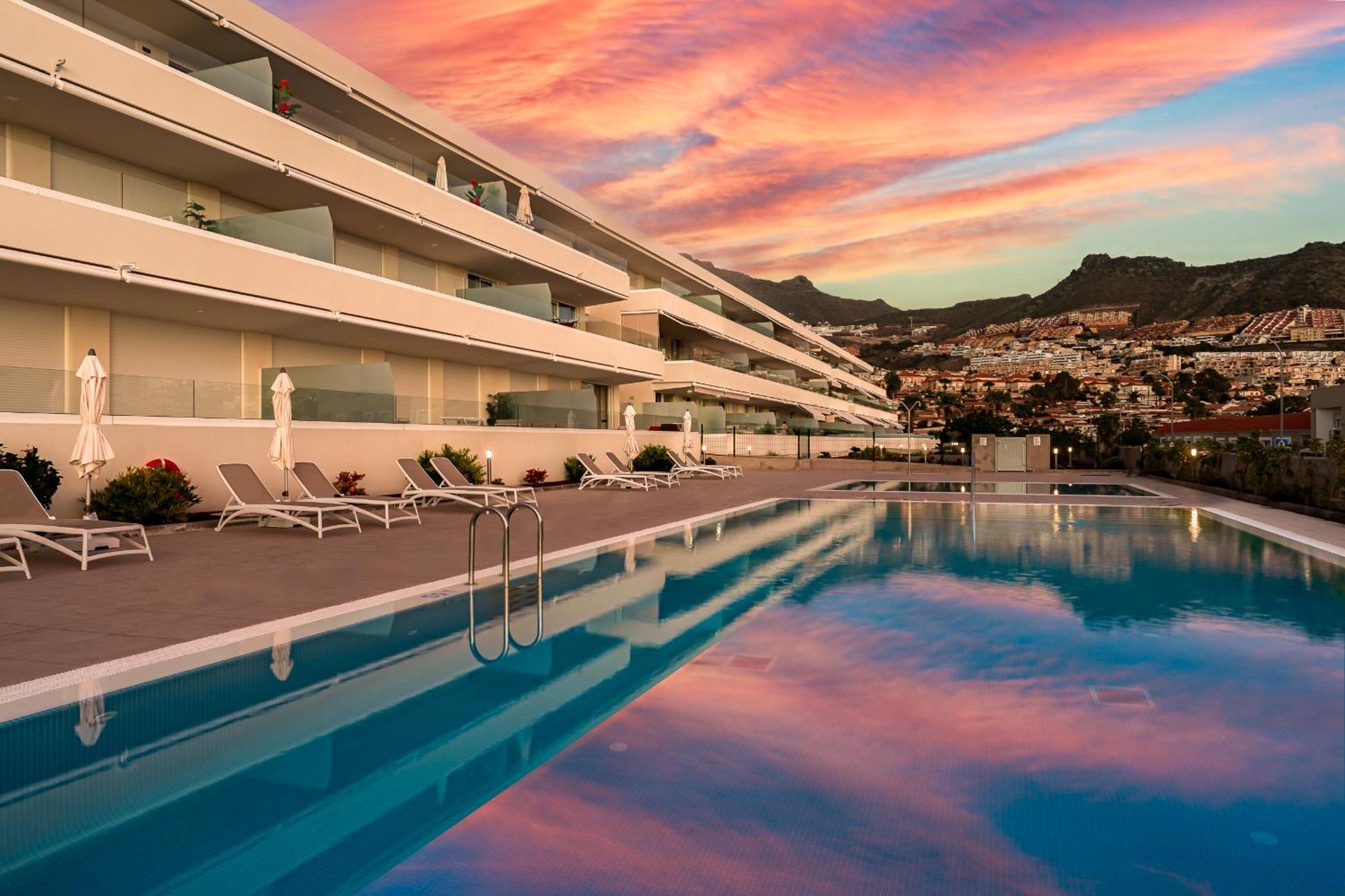 Modern New Apartment Las Terrazas De Costa Adeje. Heated Pool, Big Terrace And Private Parking Εξωτερικό φωτογραφία